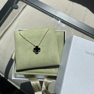 💯Authentic VCA Van Cleef & Arpels Vintage Alhambra 18K yellow gold pendant